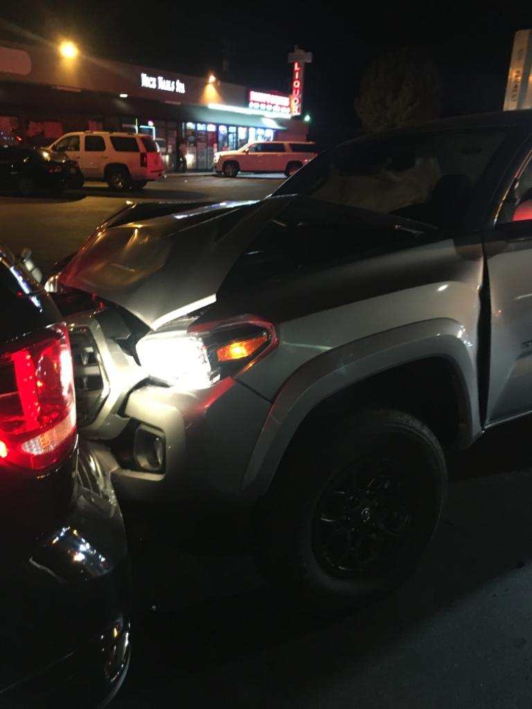 Auto de la víctima golpeando por detrás al coche que tenía en frente.