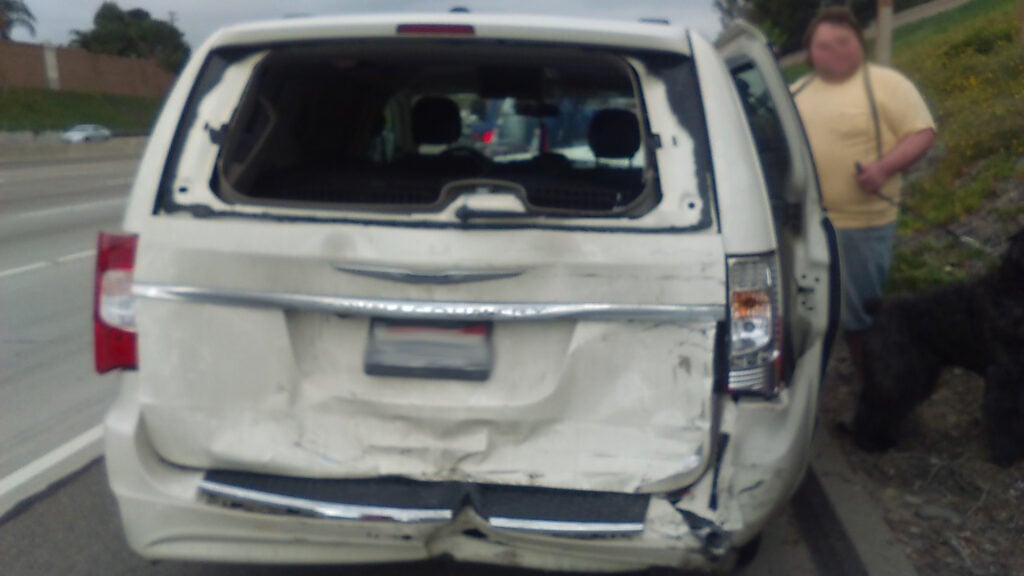 The material and personal damage sustained by the victim was very severe due to the force of the impact.