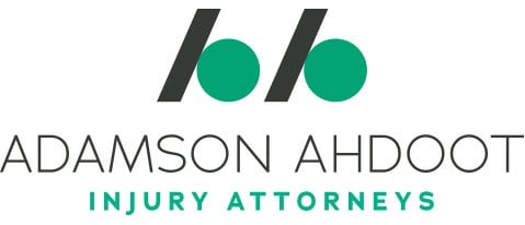 Logo de Adamson Ahdoot.