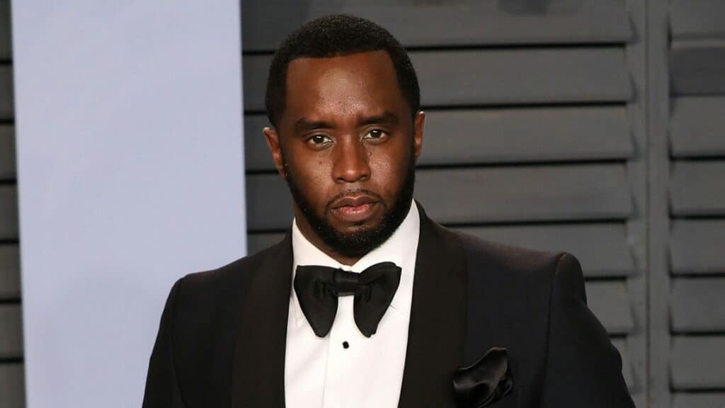 Sean ‘Diddy’ Combs posando durante la gala de un evento musical